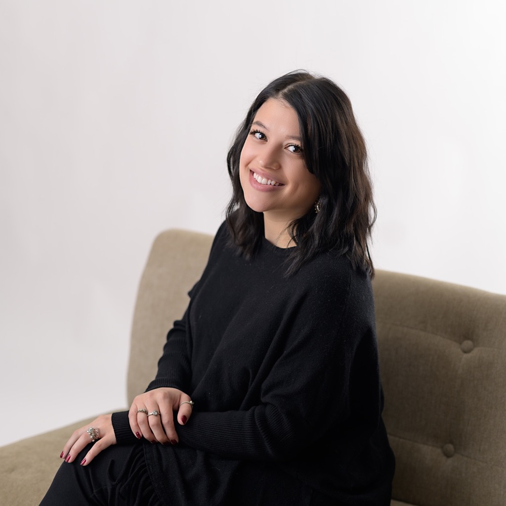Meet your Posher, Adriana